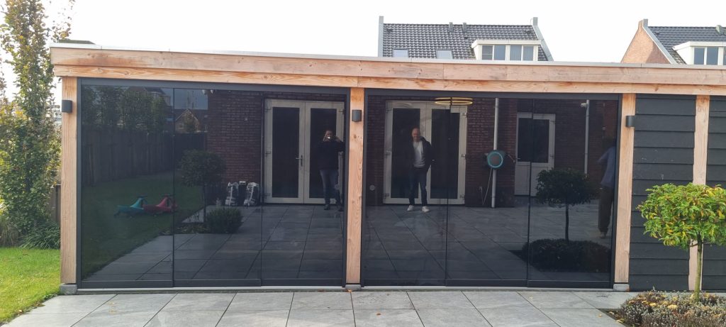 Glazen schuifwand Heerlen inclusief montage