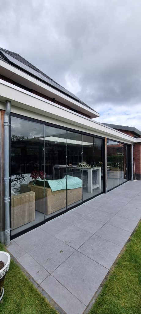 Glazen schuifwand Maastricht inclusief montage